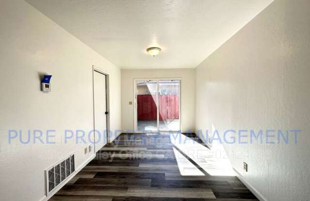 555 Bridge Street Gallery 4