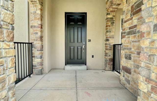 Beautiful Five Bedroom with Office in Desert Hills Gallery 4