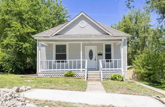 Remodeled 2-Bedroom Bungalow with Spacious Yard & 1-Car Basement Garage photos photos