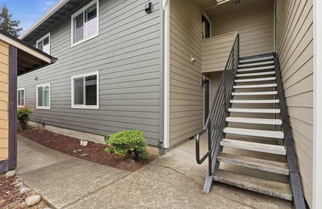Charming Updated Condo in Great Location Gallery 4
