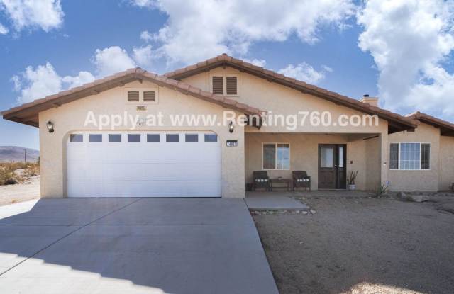 Huge 3 Bed 2 Bath Home With Spectacular City Views! photos photos