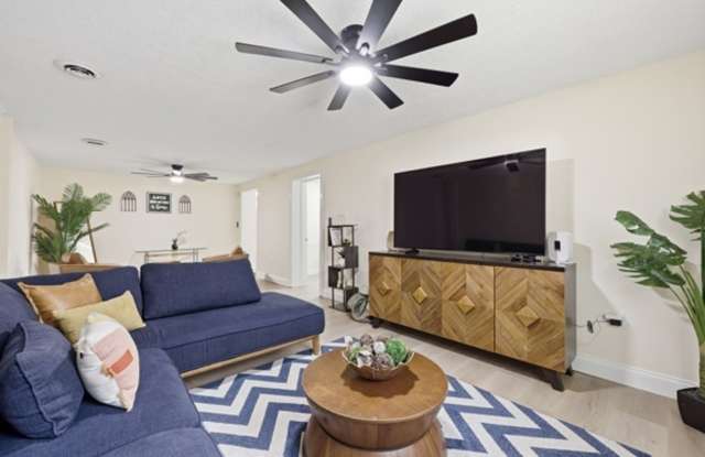 Charming 2BR House in Jacksonville photos photos