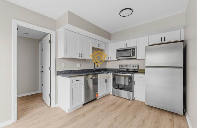 Updated 3-Bedroom Home Near Eagle Creek Park, Available NOW! Gallery 4