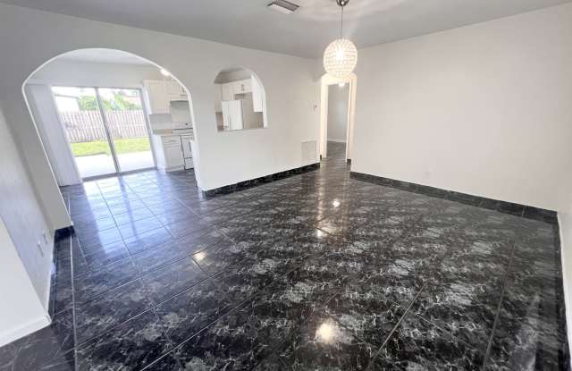 1730 SW 64th Terrace Gallery 3