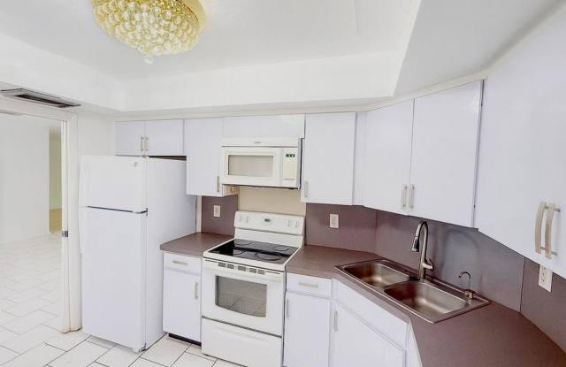 1739 Embassy Drive 202, West Palm Beach, FL 33401 photos photos