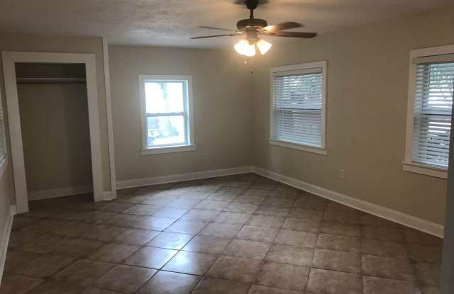 1715 W Saint Conrad Gallery 3
