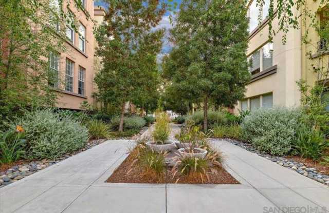 Corner unit in the heart of Hillcrest photos photos