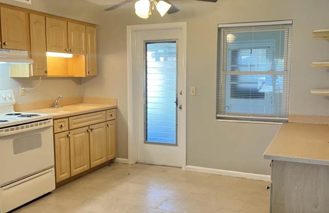 4620 SE 4th Pl Gallery 3