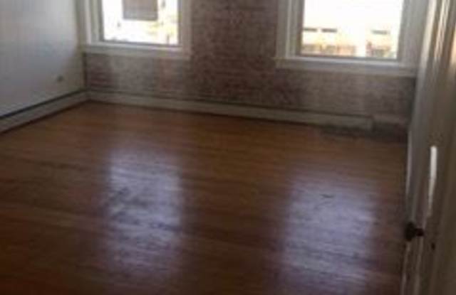 1304 S Pearl Apt 2 Gallery 2