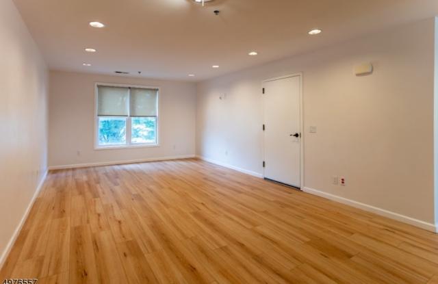 452 WASHINGTON ST Gallery 2