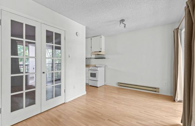 ***$500 Off 1st Months Rent*** Downtown Boulder Condo: Available NOW! Gallery 4
