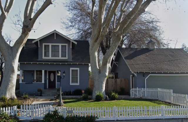 4 Bedroom 2 Bathroom Located In Turlock with 2 Car Garage Near Emanuel Medical Center Corner Lot - 2616 Colorado Avenue, Turlock, CA 95382