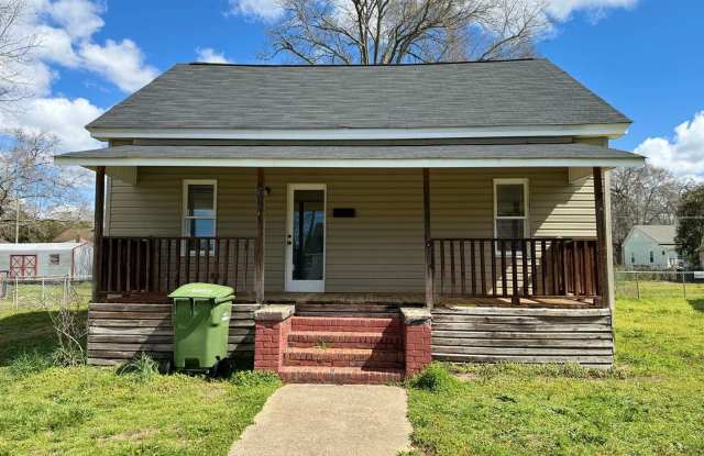 61 Second St - 61 2nd Street, Greenwood, SC 29646