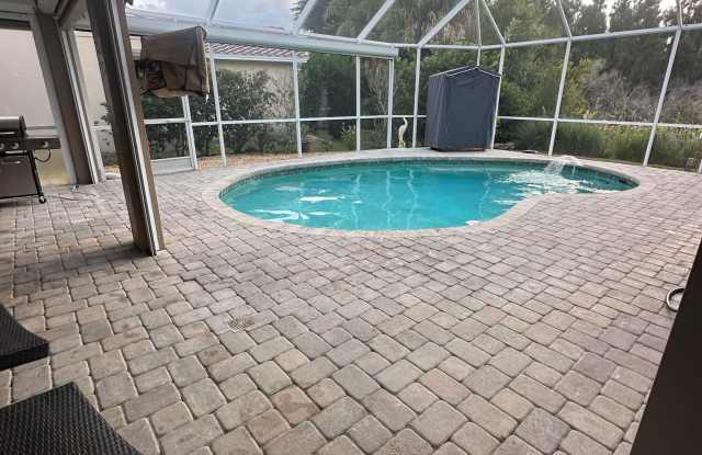 8960 Huntington Pointe Drive photos photos