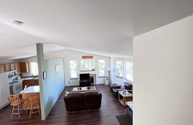 6904 54th Pl Ne Gallery 4