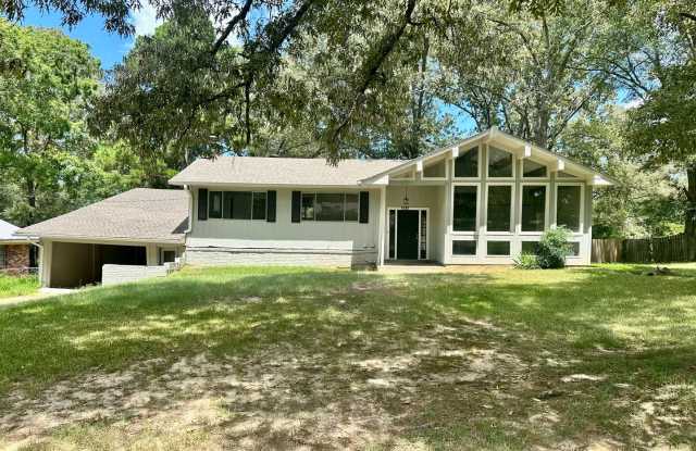Spacious 4 Bedroom Home in Pearl! photos photos