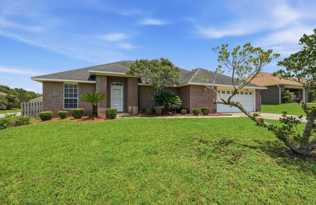 All Brick 4 Bedroom in Crestview! Gallery 1