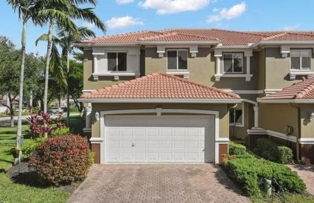 17600 Brickstone Loop - 17600 Brickstone Loop, Three Oaks, FL 33967