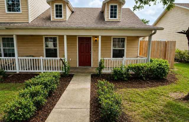 Don't Miss Our Fall Special! Adorable 2 bedrooms 2 baths recently remodeled rental home available in Groveland Gallery 1