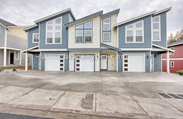 BRAND NEW! Unit 209-A: 3 Bed, 2.5 Bath Townhome in Kalama photos photos