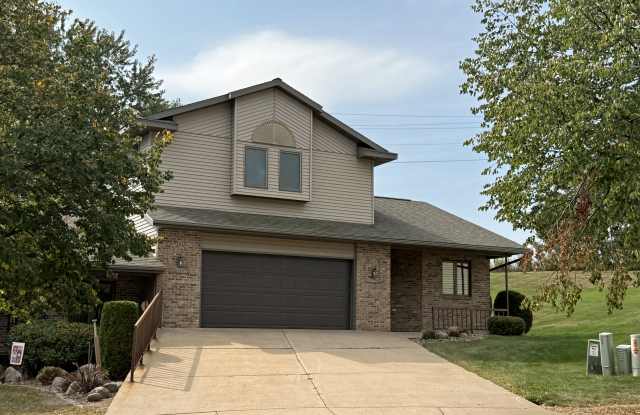 1509 Kenwood Drive - 1509 Kenwood Drive, Wausau, WI 54401 1509 Kenwood Drive - 1509 Kenwood Drive, Wausau, WI 54401