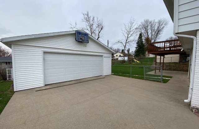 1752 Sharon Drive Gallery 2