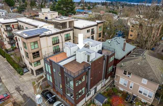 2Bd/1.75Ba Seattle Townhome Gallery 1