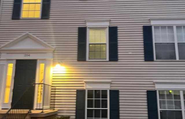 Top Floor, 2 BR Condo at Fox Chapel photos photos