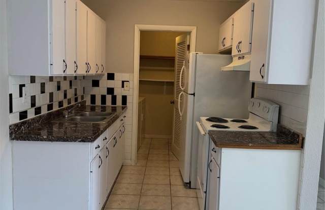 990 SW 76th Avenue, Pompano Beach, FL 33068 photos photos