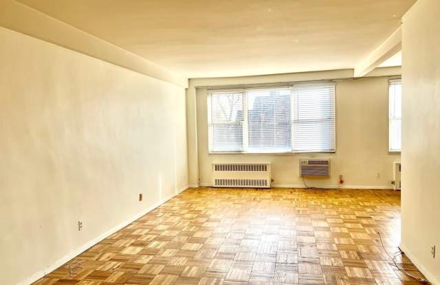 10 Lake Street Gallery 4