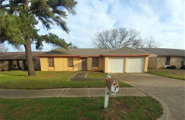 7625 Woodfield Road - 7625 Woodfield Road, Fort Worth, TX 76112