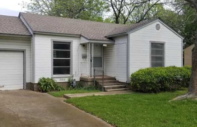 401 Alexander Street - 401 West Alexander Street, Lancaster, TX 75146