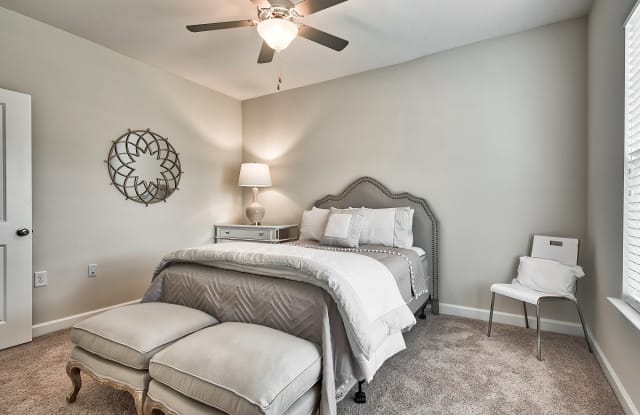 Pines at Glen Laurel Luxury Apartments Gallery 4
