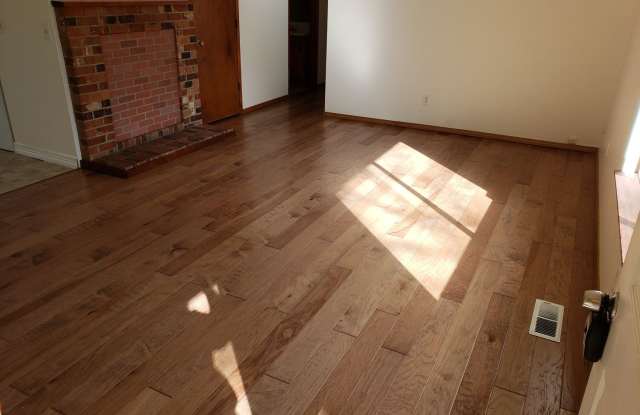 10523 NE Brazee Gallery 3