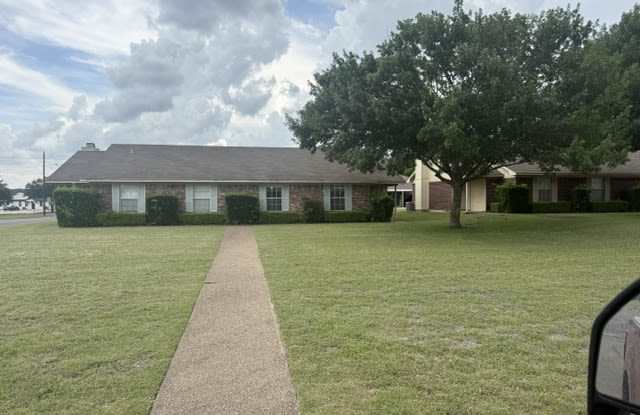 9210 Woodgate Cir W Gallery 1