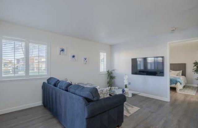 1853 Cherokee Dr Unit 1 Gallery 2