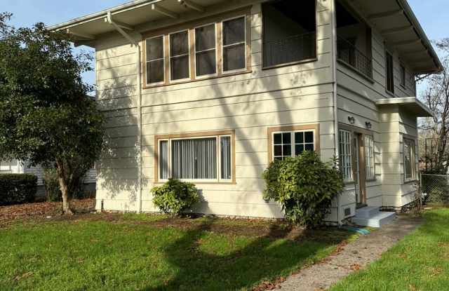 2600+ sq. foot home with tons of character and upgrades - 578 Scarbrough Avenue, Creswell, OR 97426