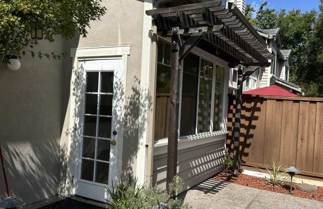 335 Sutton Circle Gallery 3
