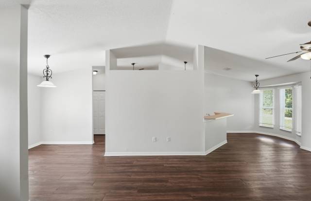 2368 Sweetwater Boulevard Gallery 4