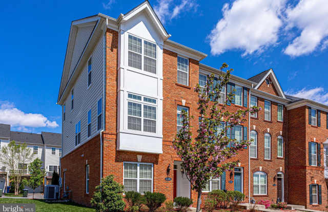 43190 WHELPLEHILL TERRACE - 43190 Whelplehill Terrace, Loudoun Valley Estates, VA 20148
