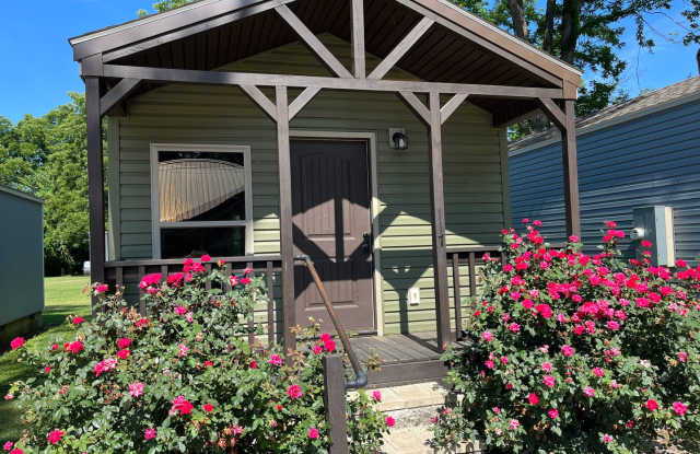 1 Bed/1 Bath Tiny Home • Sulphur Rock Gallery 1
