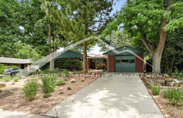 Stunning Home with Washer/Dryer and Central AC photos photos