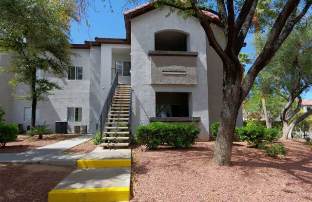LOVELY CONDO! Gallery 1