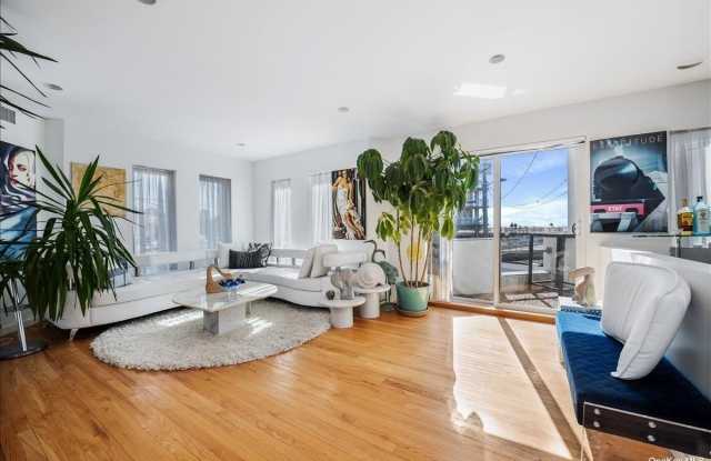 17 New York Avenue Gallery 4