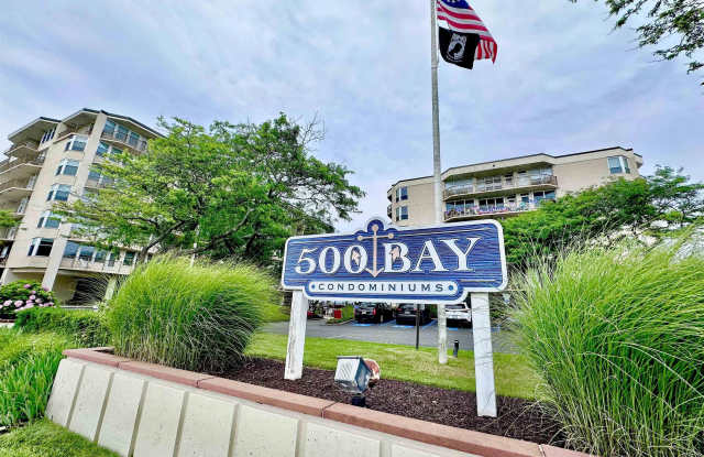 500 Bay Ave photos photos