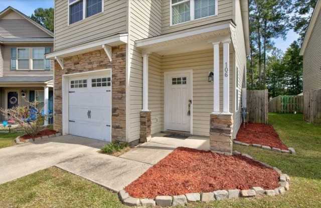 Spacious 3-Bed, 2.5-Bath Home with Private Backyard – Close to Fort Jackson & Major Highways! Gallery 4