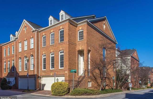 701 FITZHUGH WAY - 701 Fitzhugh Way, Alexandria, VA 22314