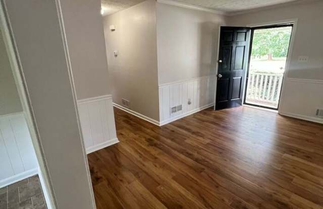 1250 Eli Lane Gallery 2