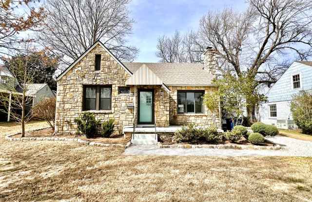 Charming Mid-Tulsa Home photos photos