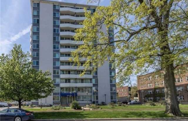 11811 Lake Ave - 11811 Lake Avenue, Lakewood, OH 44107